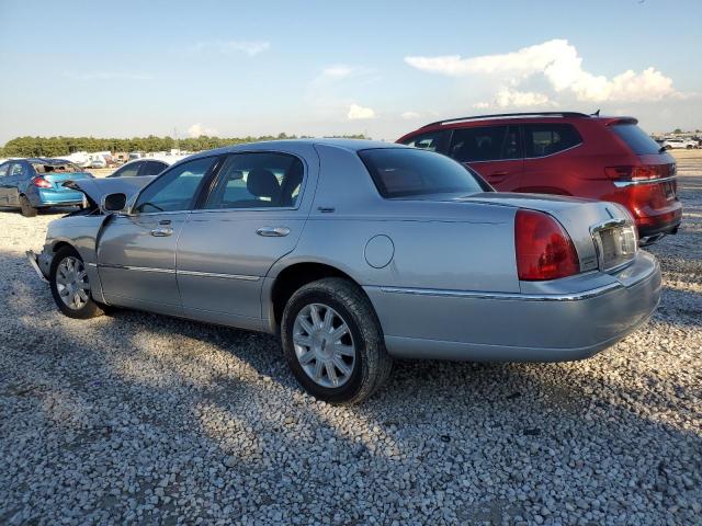 2LNBL8CV9AX626599 - 2010 LINCOLN TOWN CAR SIGNATURE LIMITED SILVER photo 2