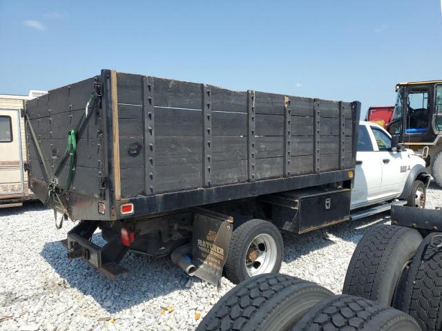 3C7WRNFL0JG122369 - 2018 RAM 5500 Beyaz fotoğraf 3