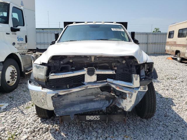 3C7WRNFL0JG122369 - 2018 RAM 5500 Beyaz fotoğraf 5