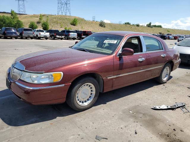 1LNHM81W92Y654309 - 2002 LINCOLN TOWN CAR EXECUTIVE BURGUNDY photo 1