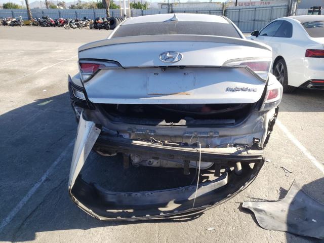 KMHE24L17GA014179 - 2016 HYUNDAI SONATA HYBRID SILVER photo 9