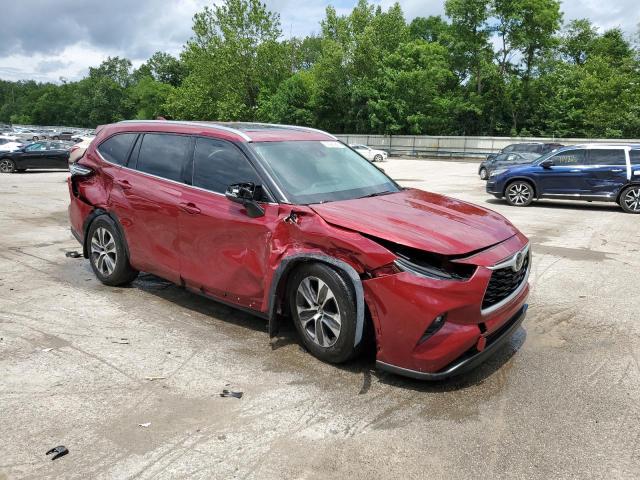 5TDHZRBH4MS528305 - 2021 TOYOTA HIGHLANDER XLE RED photo 4