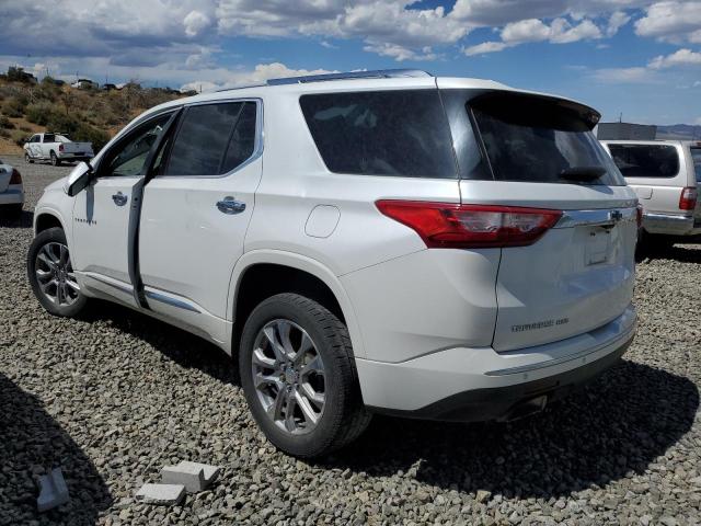 1GNEVJKW4JJ133586 - 2018 CHEVROLET TRAVERSE PREMIER WHITE photo 2