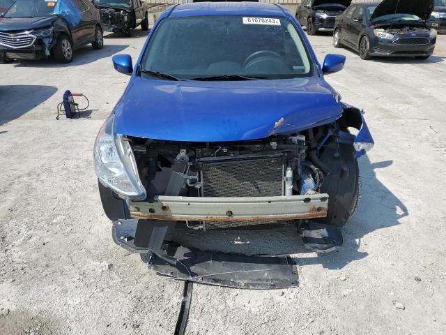 3N1CN7AP3HL860902 - 2017 NISSAN VERSA S BLUE photo 5