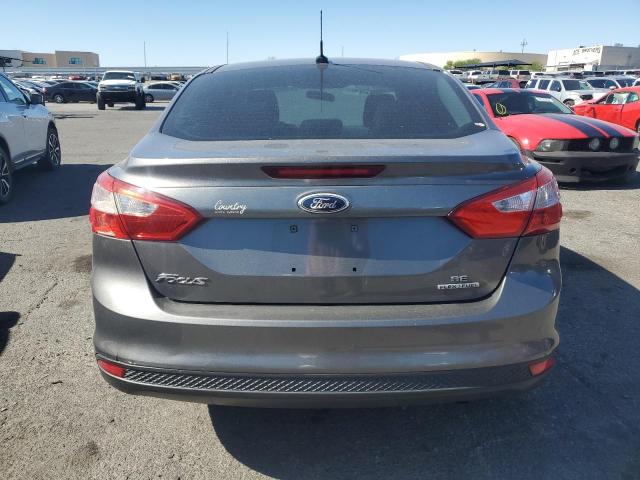 1FAHP3F2XCL414159 - 2012 FORD FOCUS SE GRAY photo 6