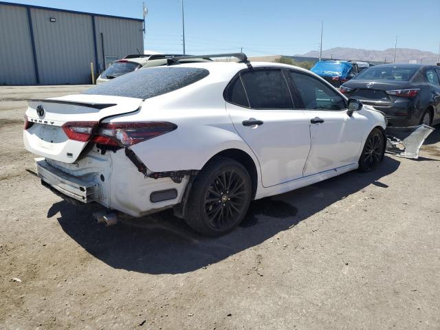 4T1G11AK1NU499677 - 2022 TOYOTA CAMRY SE WHITE photo 3