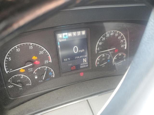 3AKJHHDR9MSMA5193 - 2021 FREIGHTLINER CASCADIA 126 WHITE photo 8