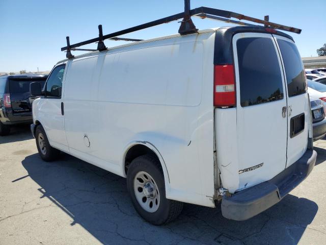 1GCFG15X271123613 - 2007 CHEVROLET EXPRESS CA WHITE photo 2