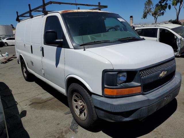 1GCFG15X271123613 - 2007 CHEVROLET EXPRESS CA WHITE photo 4