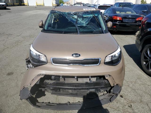 KNDJN2A20G7312984 - 2016 KIA SOUL TAN photo 5