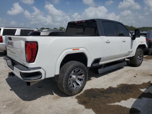 1GT49PEY5LF290798 - 2020 GMC SIERRA K2500 AT4 WHITE photo 3