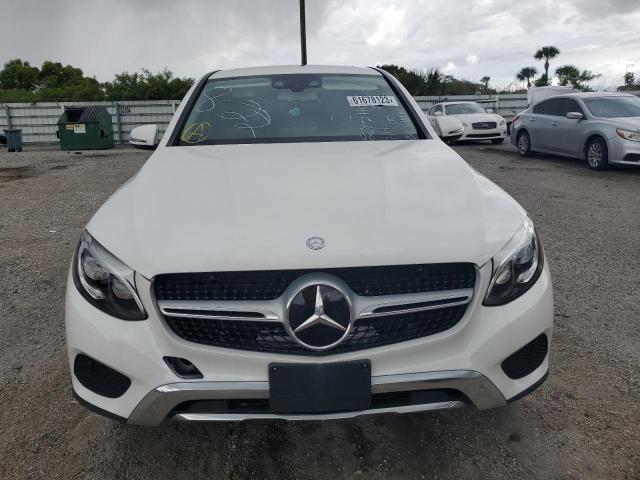 WDC0J4KB3HF201395 - 2017 MERCEDES-BENZ GLC COUPE 300 4MATIC WHITE photo 5