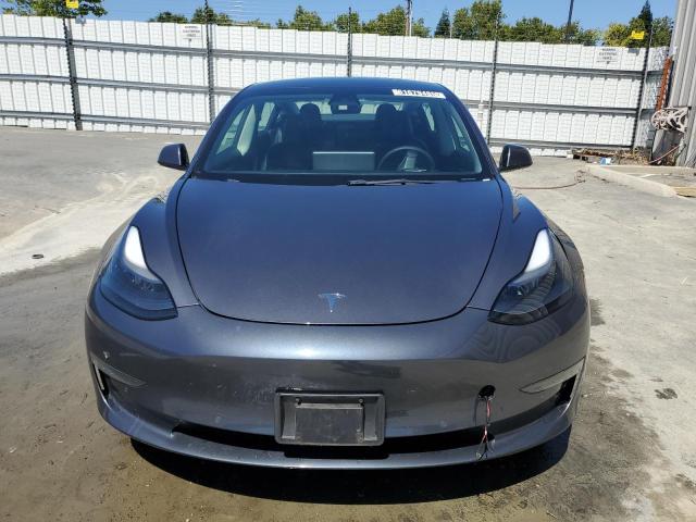 5YJ3E1EA5NF369712 - 2022 TESLA MODEL 3 灰色 照片 5
