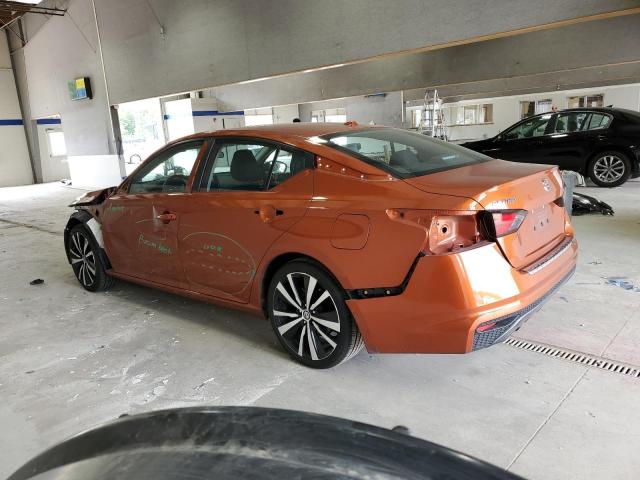 1N4BL4CV9NN313725 - 2022 NISSAN ALTIMA SR ORANGE photo 2