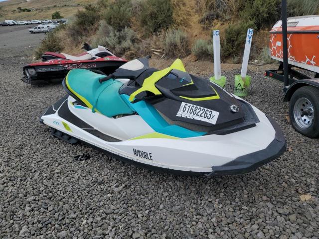 YDV46931C818 - 2018 BOMBARDIER SEADOO WHITE photo 1