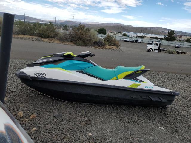 YDV46931C818 - 2018 BOMBARDIER SEADOO WHITE photo 2