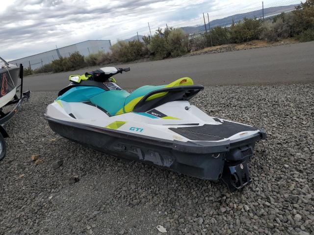 YDV46931C818 - 2018 BOMBARDIER SEADOO WHITE photo 3