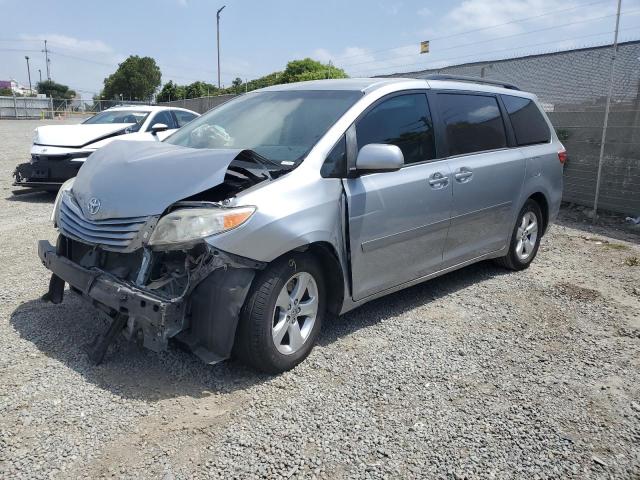 2017 TOYOTA SIENNA LE, 