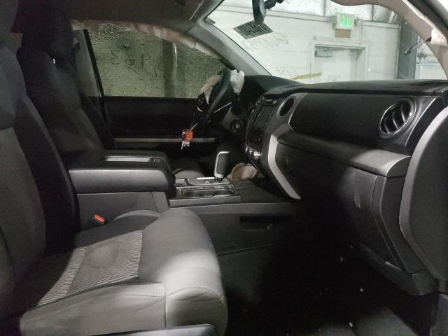 5TFUM5F19GX065689 - 2016 TOYOTA TUNDRA DOUBLE CAB SR/SR5 WHITE photo 5