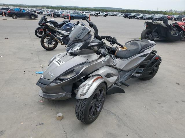 2BXNCAC10DV000607 - 2013 CAN-AM SPYDER ROA ST GRAY photo 2