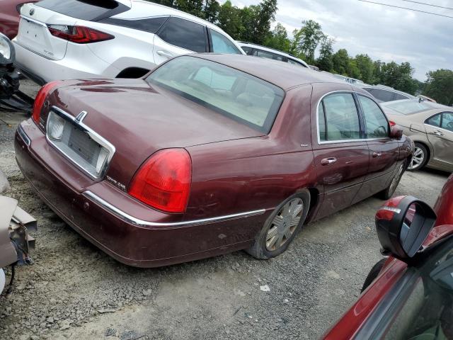 1LNHM83W34Y635366 - 2004 LINCOLN TOWN CAR ULTIMATE RED photo 3