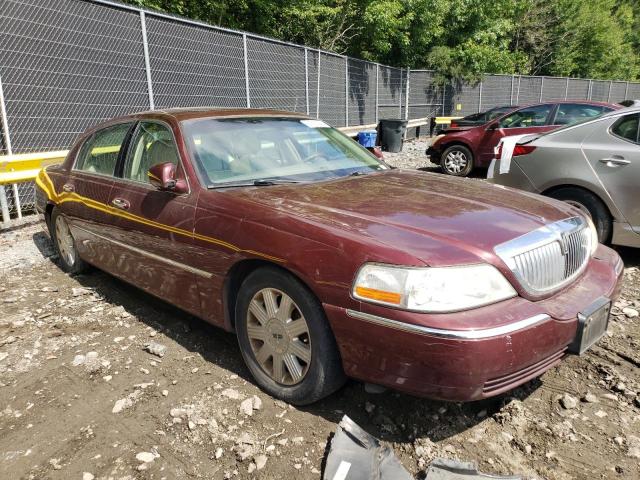 1LNHM83W34Y635366 - 2004 LINCOLN TOWN CAR ULTIMATE RED photo 4