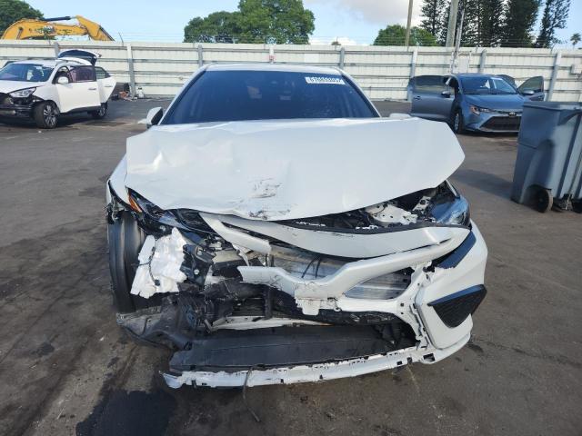 4T1T11AK2PU179561 - 2023 TOYOTA CAMRY SE NIGHT SHADE GRAY photo 5