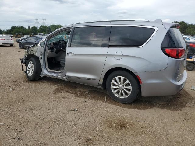 2C4RC1EG6JR168310 - 2018 CHRYSLER PACIFICA TOURING L PLUS SILVER photo 2