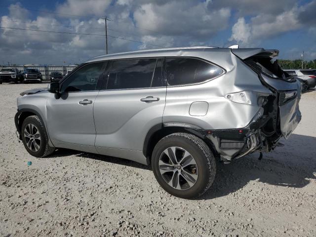 5TDHZRAH9MS035821 - 2021 TOYOTA HIGHLANDER XLE SILVER photo 2