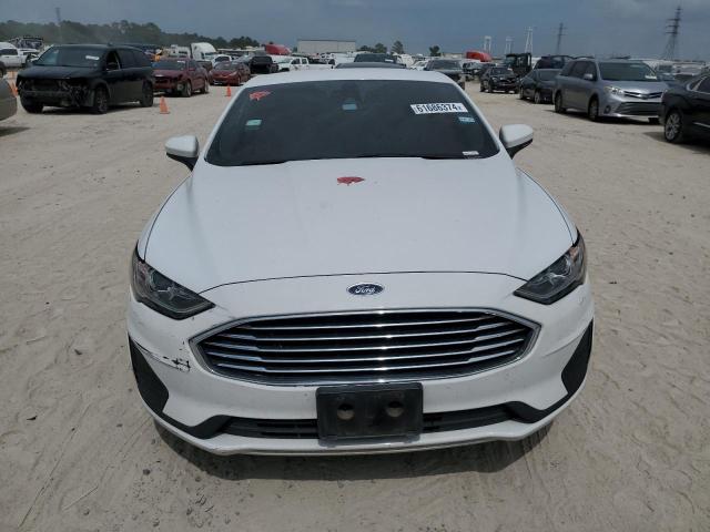 3FA6P0HD2KR154103 - 2019 FORD FUSION SE WHITE photo 5