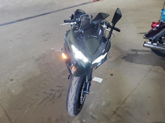 ML5EXER18RDAC4135 - 2024 KAWASAKI EX650 R GREEN photo 2