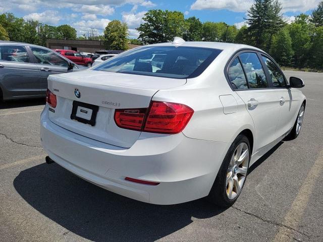 WBA3C3C5XDF982665 - 2013 BMW 320 I XDRIVE WHITE photo 4