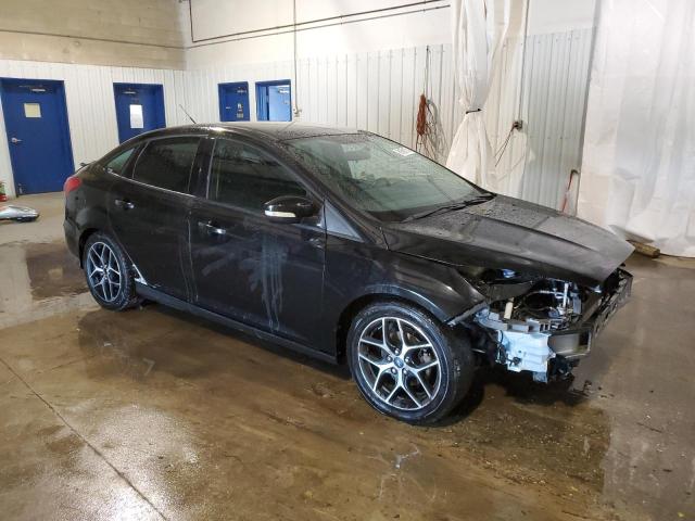 1FADP3F25FL213756 - 2015 FORD FOCUS SE BLACK photo 4