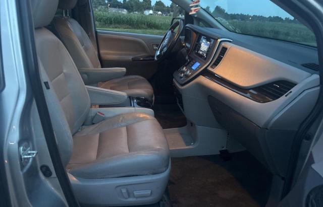 5TDYZ3DC0LS030115 - 2020 TOYOTA SIENNA XLE 灰色 照片 5