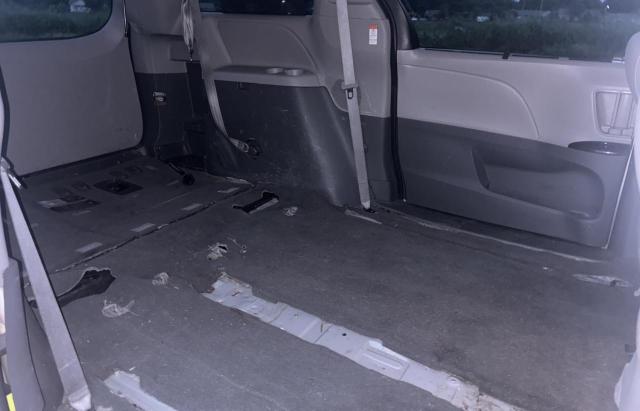 5TDYZ3DC0LS030115 - 2020 TOYOTA SIENNA XLE 灰色 照片 6