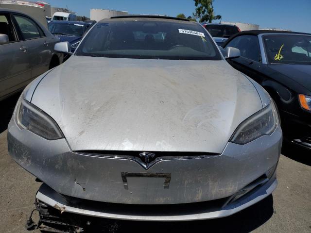 5YJSA1E43JF259513 - 2018 TESLA MODEL S ვერცხლისფერი ფოტო 5