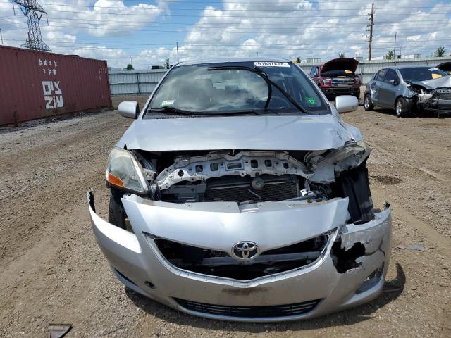 JTDBT923971056700 - 2007 TOYOTA YARIS SILVER photo 5