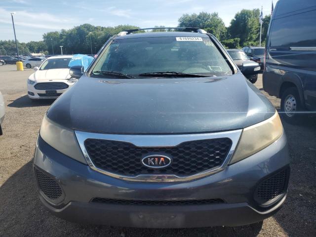 5XYKTDA21BG169903 - 2011 KIA SORENTO BASE BLUE photo 5