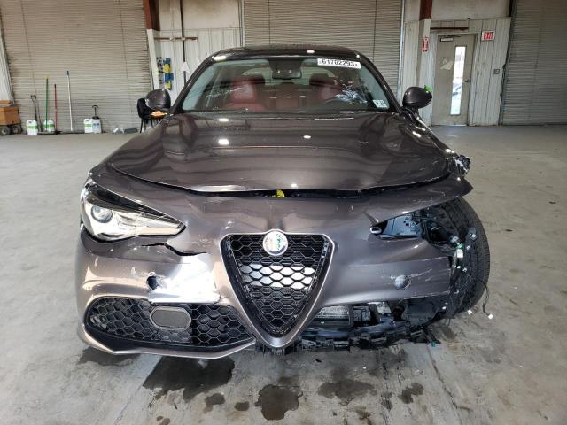 ZARFAEDN4J7592480 - 2018 ALFA ROMEO GIULIA Q4 GRAY photo 5