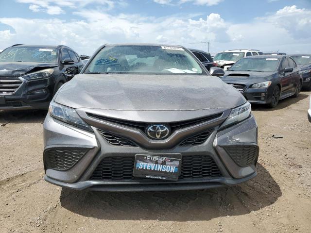 4T1G11BK8RU131808 - 2024 TOYOTA CAMRY SE NIGHT SHADE GRAY photo 5