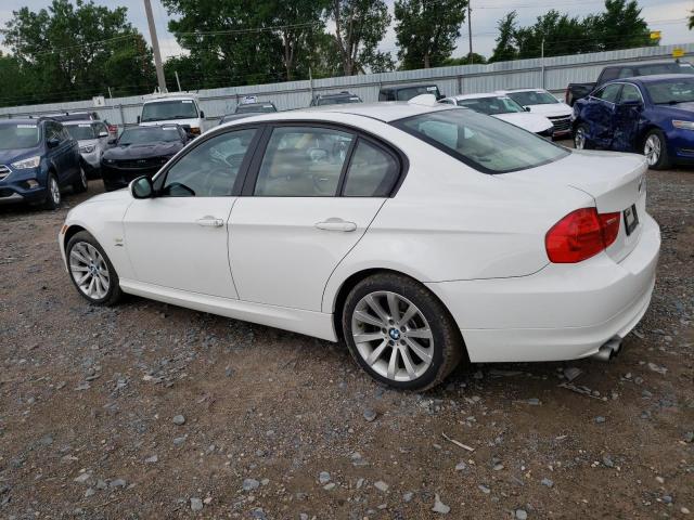 WBAPK7C59BA819463 - 2011 BMW 328 XI WHITE photo 2