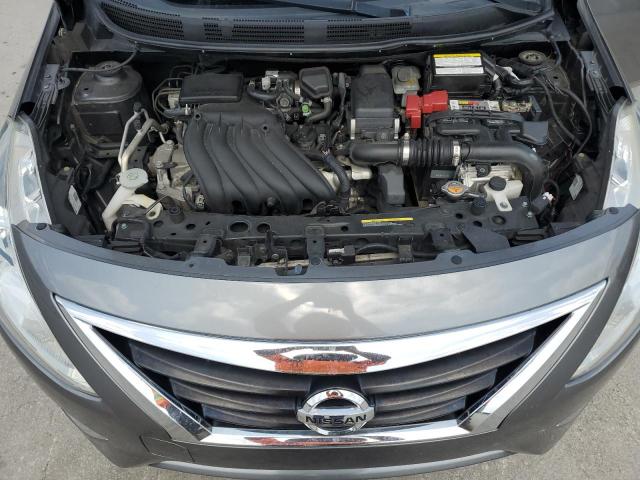 3N1CN7AP4JL832032 - 2018 NISSAN VERSA S ნაცრისფერი ფოტო 11