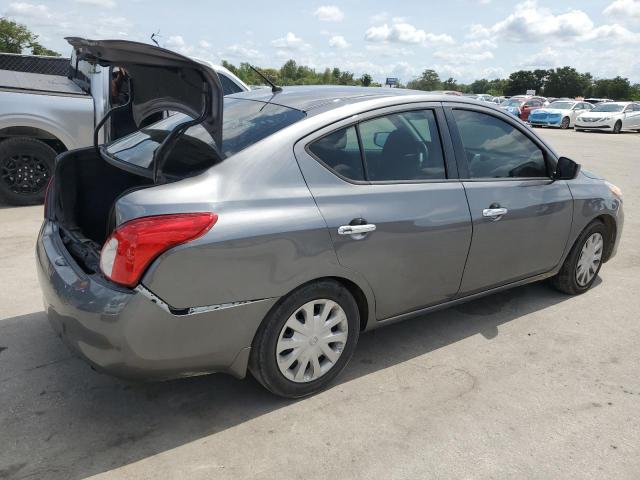 3N1CN7AP4JL832032 - 2018 NISSAN VERSA S ნაცრისფერი ფოტო 3