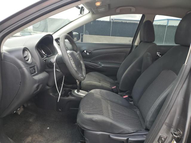 3N1CN7AP4JL832032 - 2018 NISSAN VERSA S ნაცრისფერი ფოტო 7