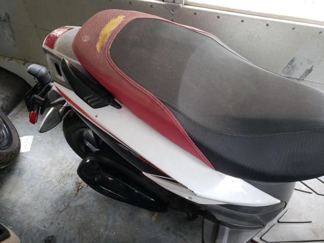 ZD4C506B6E4001312 - 2014 APRILIA SR MOTARD 50 WHITE photo 6