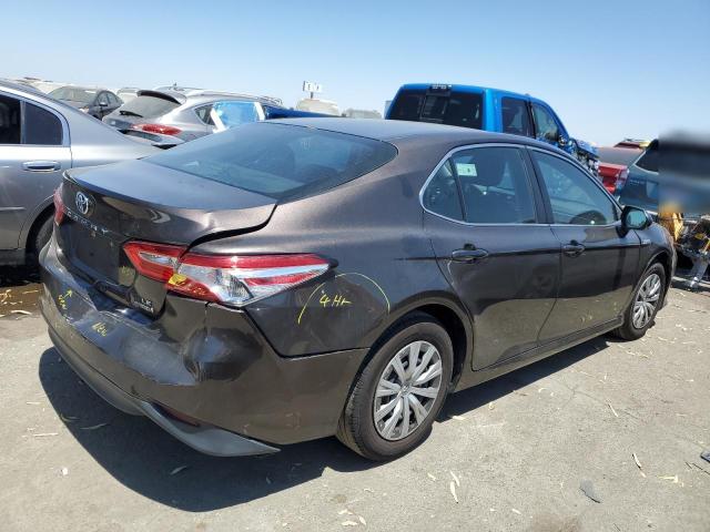 4T1B31HK8JU504619 - 2018 TOYOTA CAMRY LE BROWN photo 3