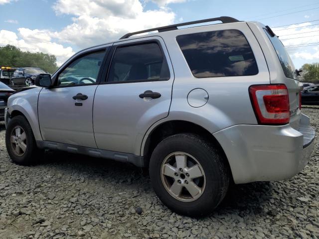 1FMCU0D76BKA53328 - 2011 FORD ESCAPE XLT SILVER photo 2