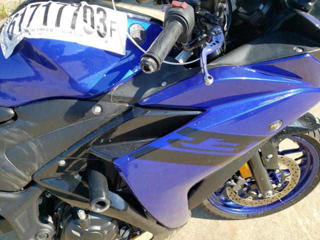 MH3RH06Y1JK017605 - 2018 YAMAHA YZFR3 BLUE photo 5