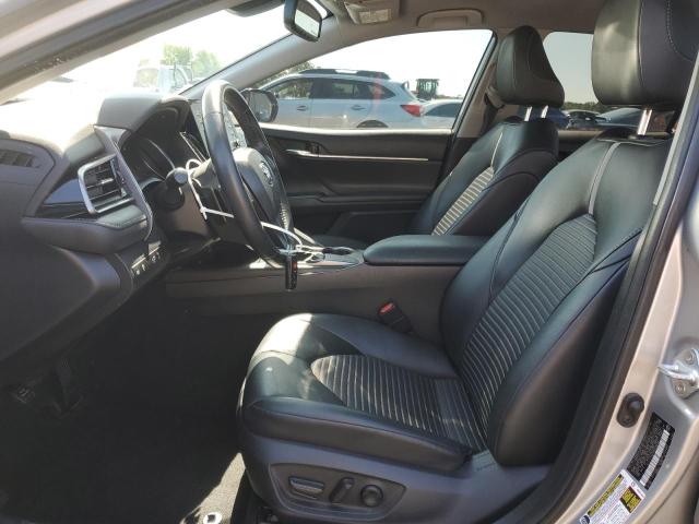 4T1T11AK7MU448438 - 2021 TOYOTA CAMRY SE SILVER photo 7