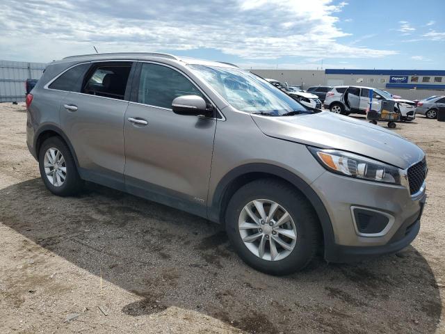 5XYPGDA31HG215550 - 2017 KIA SORENTO LX SILVER photo 4